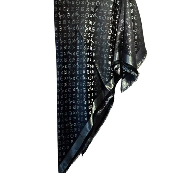 Louis Vuitton Chale Monogram Anthracite Scarf/Shawl